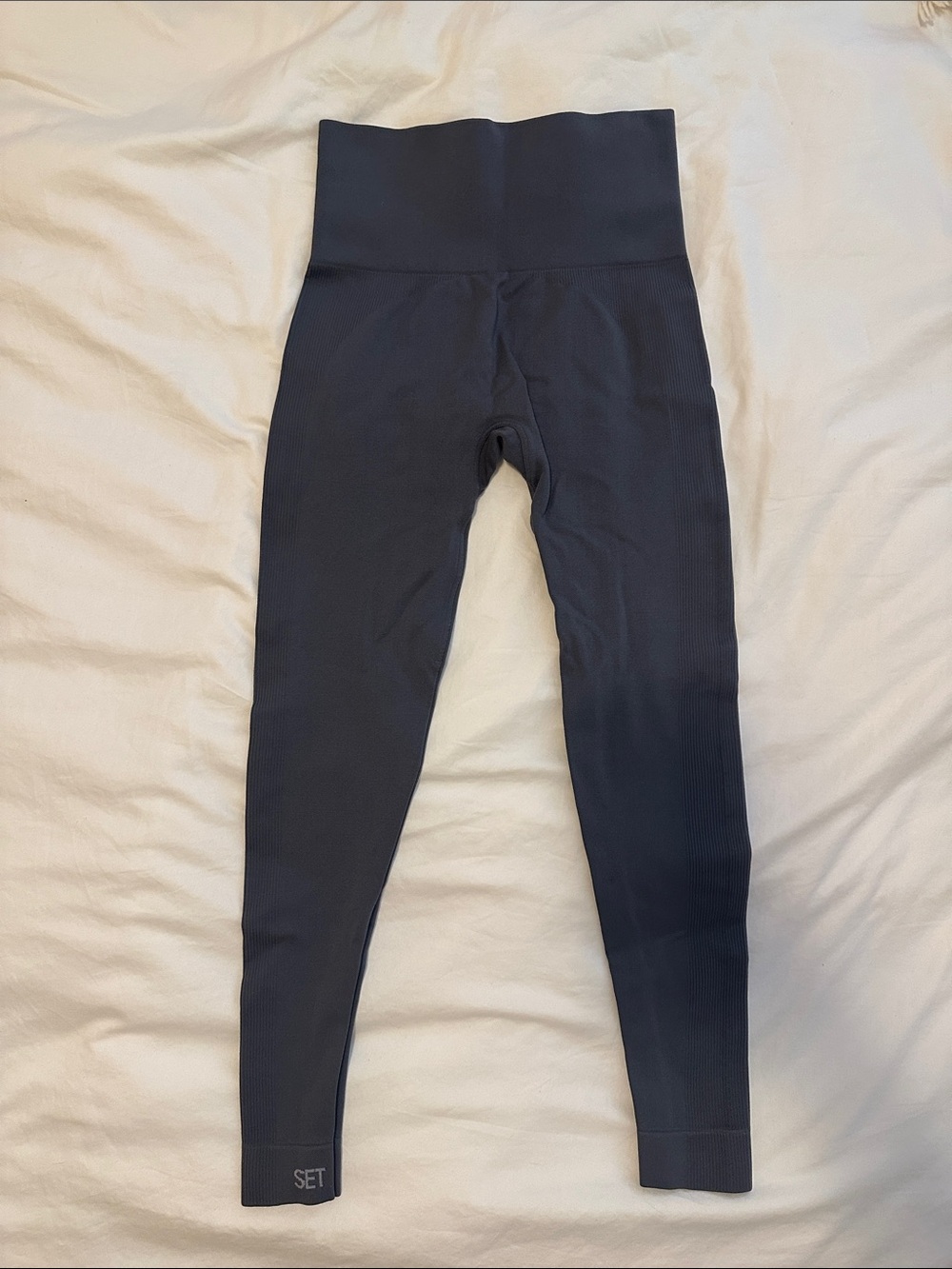 SET ACTIVE LEGGINGS - Picture 2 of 3